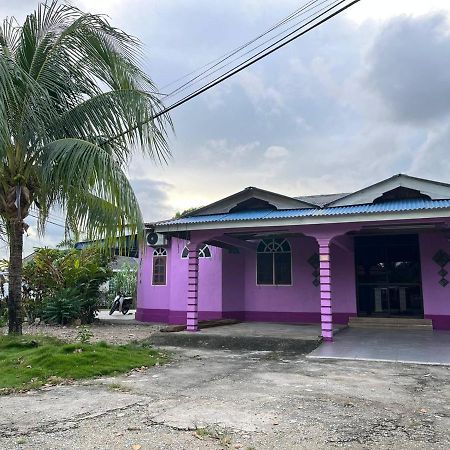 Lavender Homestay Desa Chendering 3 Bedrooms Kuala Terengganu Exterior foto