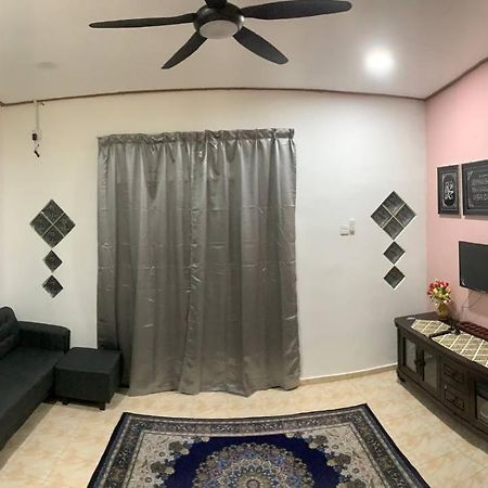Lavender Homestay Desa Chendering 3 Bedrooms Kuala Terengganu Exterior foto