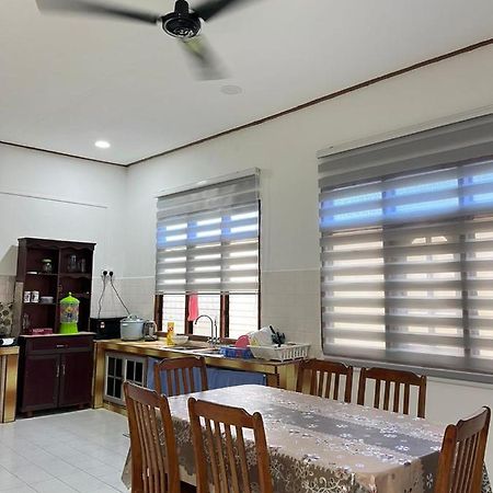 Lavender Homestay Desa Chendering 3 Bedrooms Kuala Terengganu Exterior foto