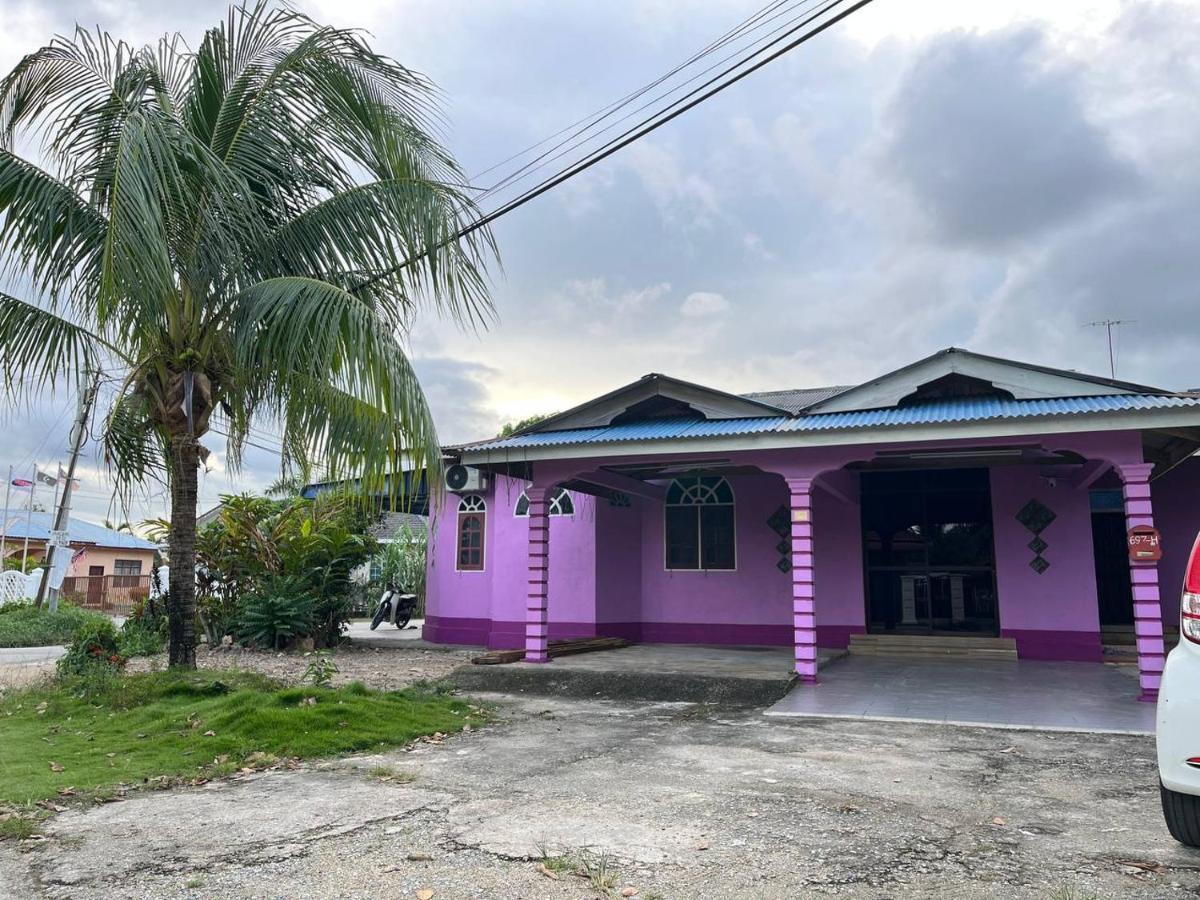 Lavender Homestay Desa Chendering 3 Bedrooms Kuala Terengganu Exterior foto