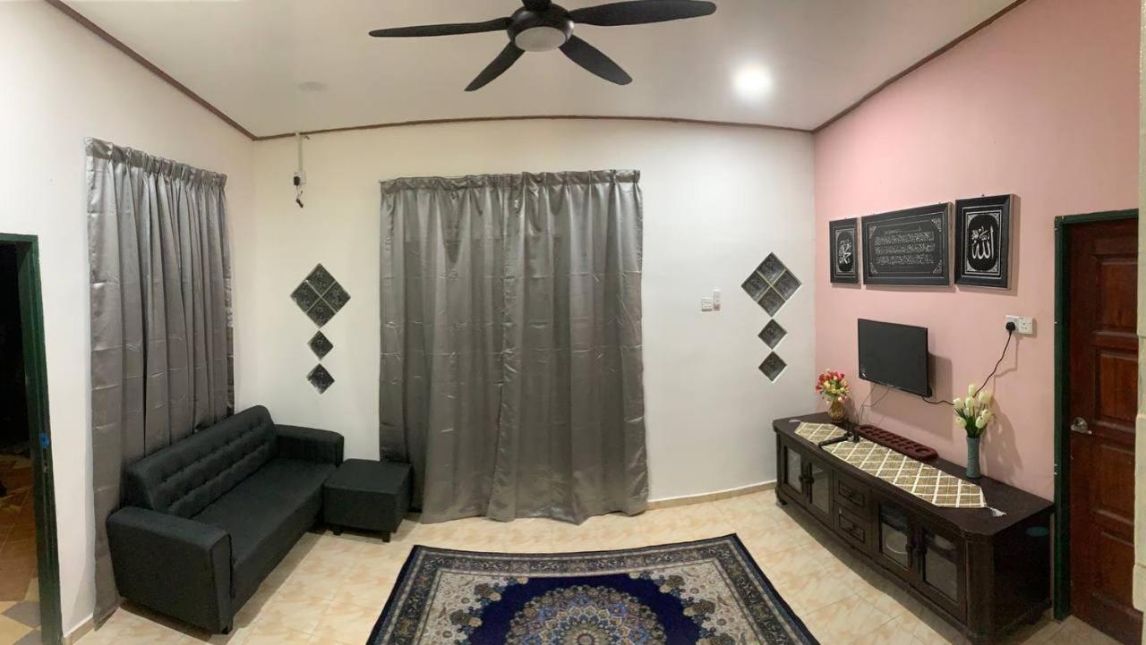 Lavender Homestay Desa Chendering 3 Bedrooms Kuala Terengganu Exterior foto
